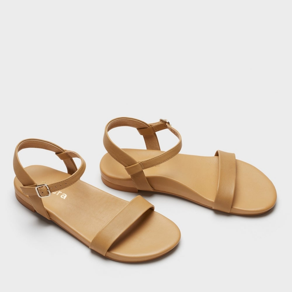 NEW SECRA WILLOW TAN LEATHER SANDALS SIZE 8